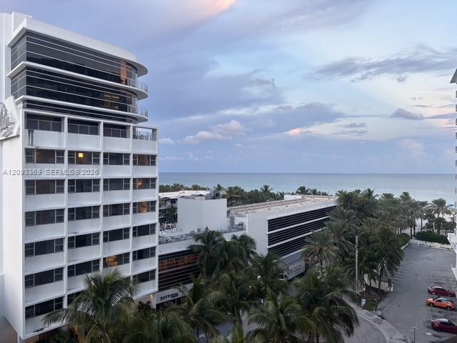 100 Lincoln Road