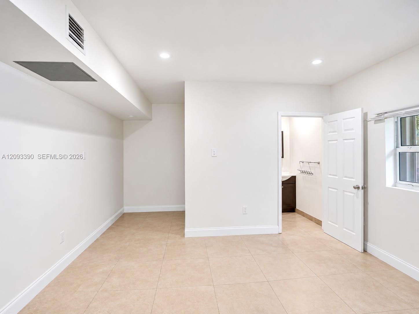 20100 NE 20th Court