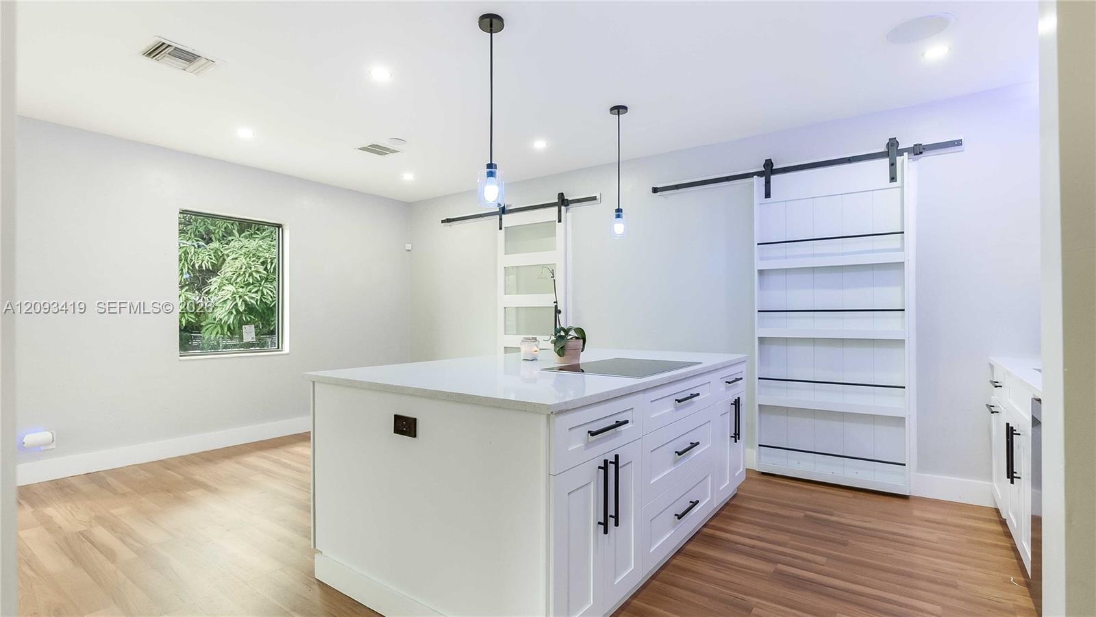 817 NW 17th Street gallery image #2