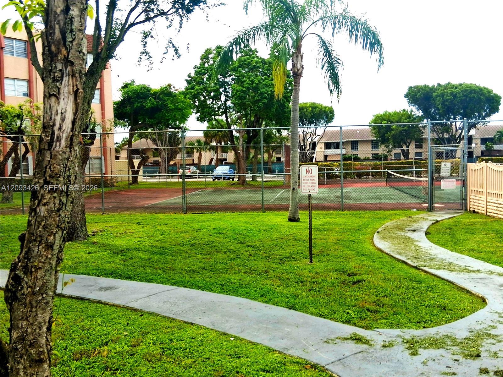13715 Kendale Lakes Circle