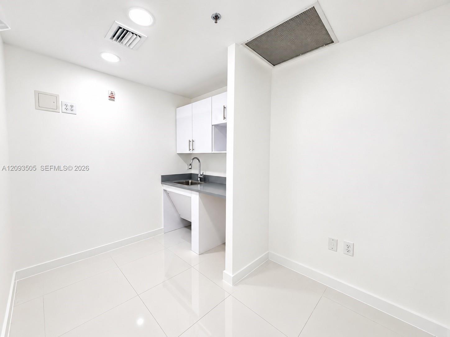 40 SW 13th Street gallery image #12