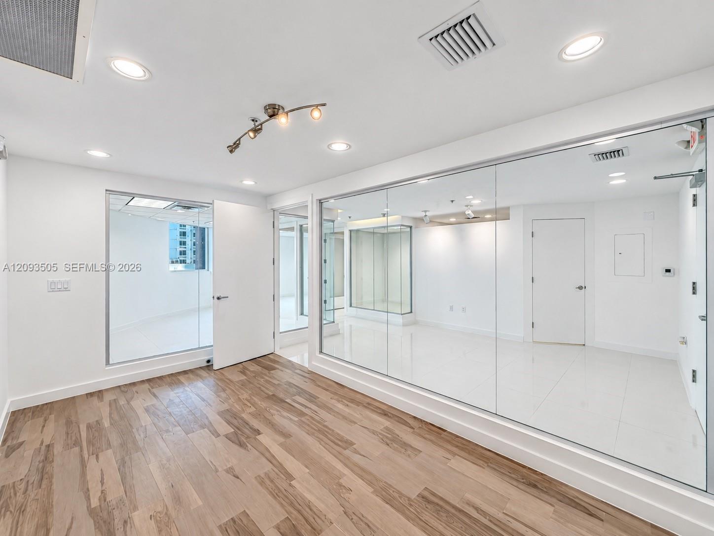 40 SW 13th Street gallery image #5