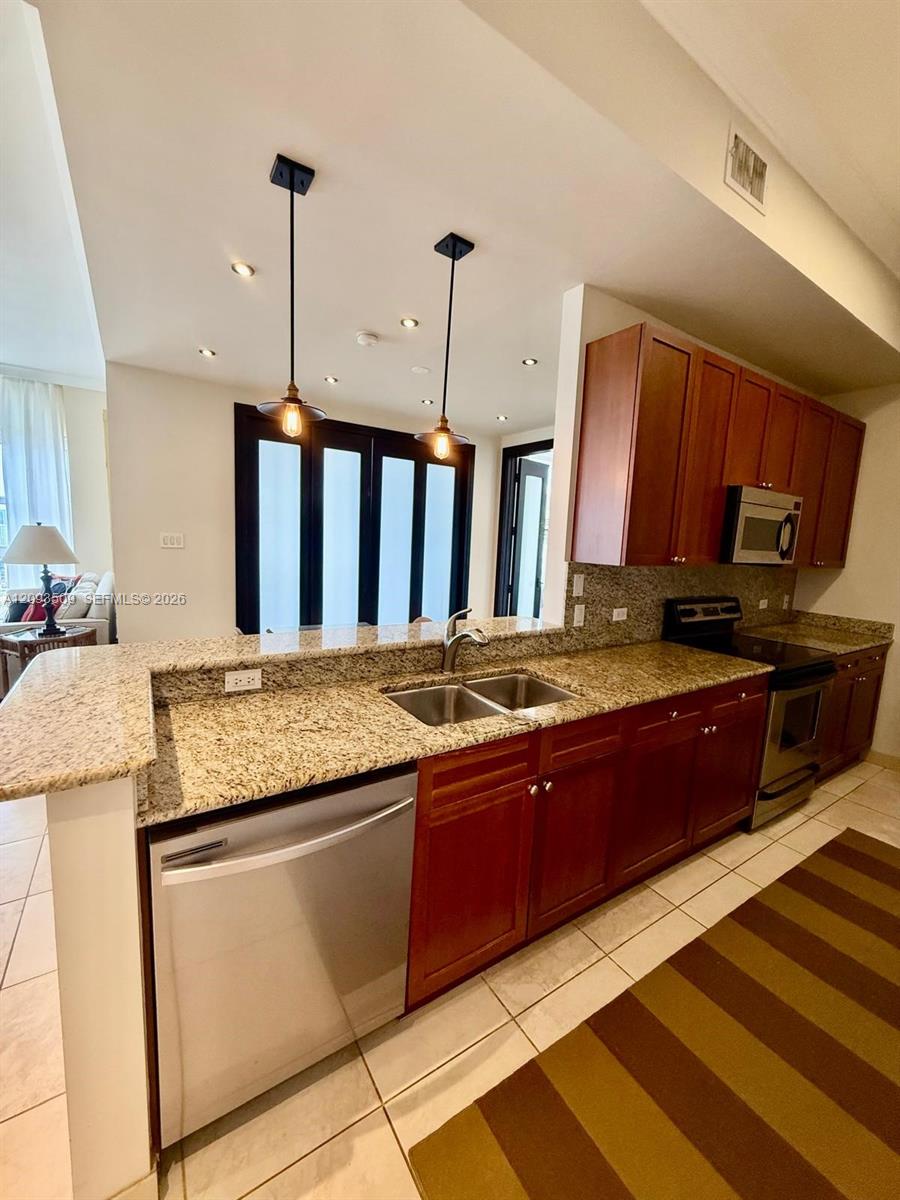 19501 W Country Club Drive