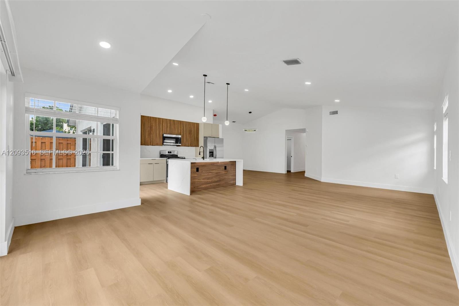 16 Gables Boulevard gallery image #14