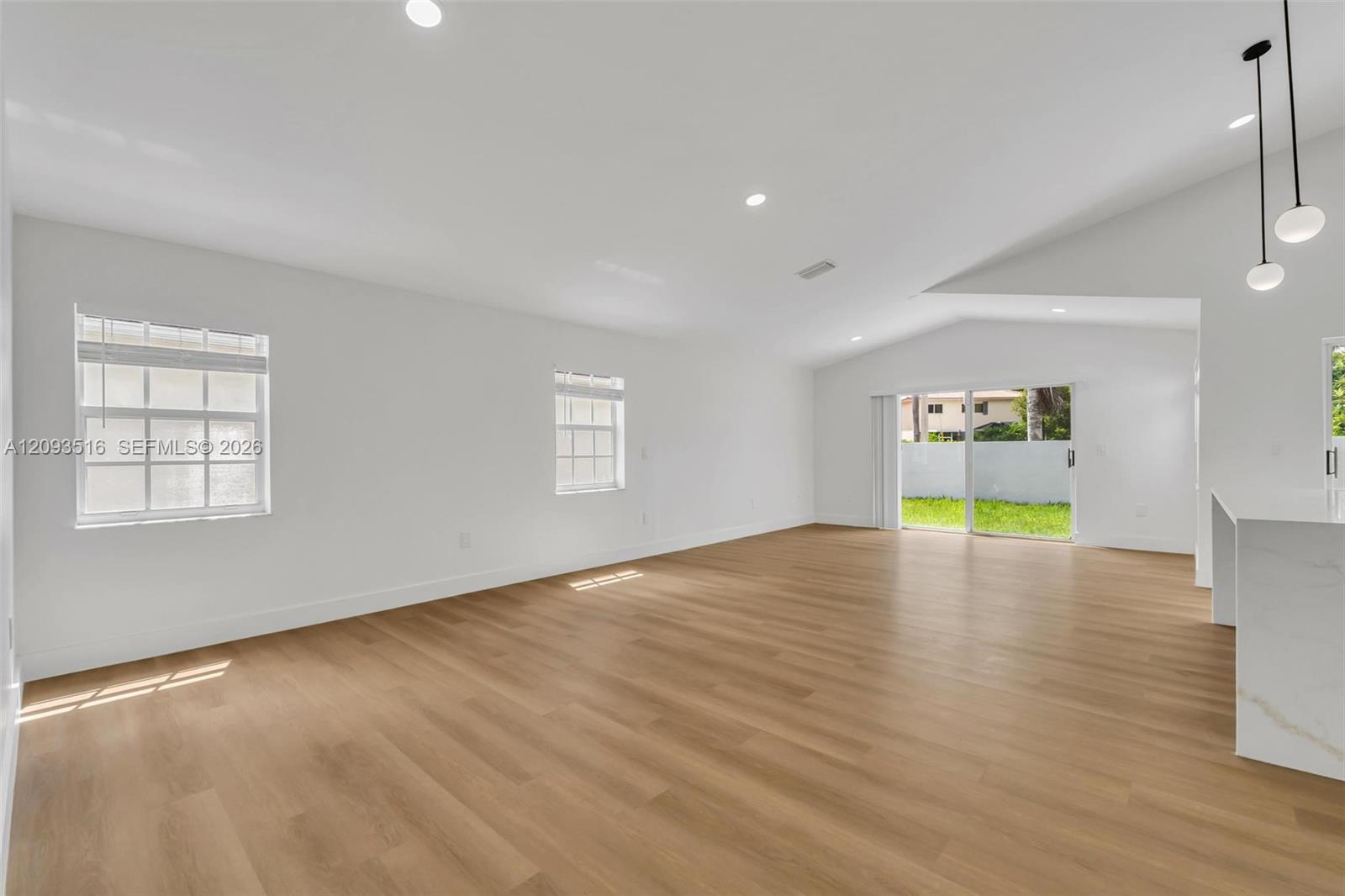16 Gables Boulevard gallery image #15