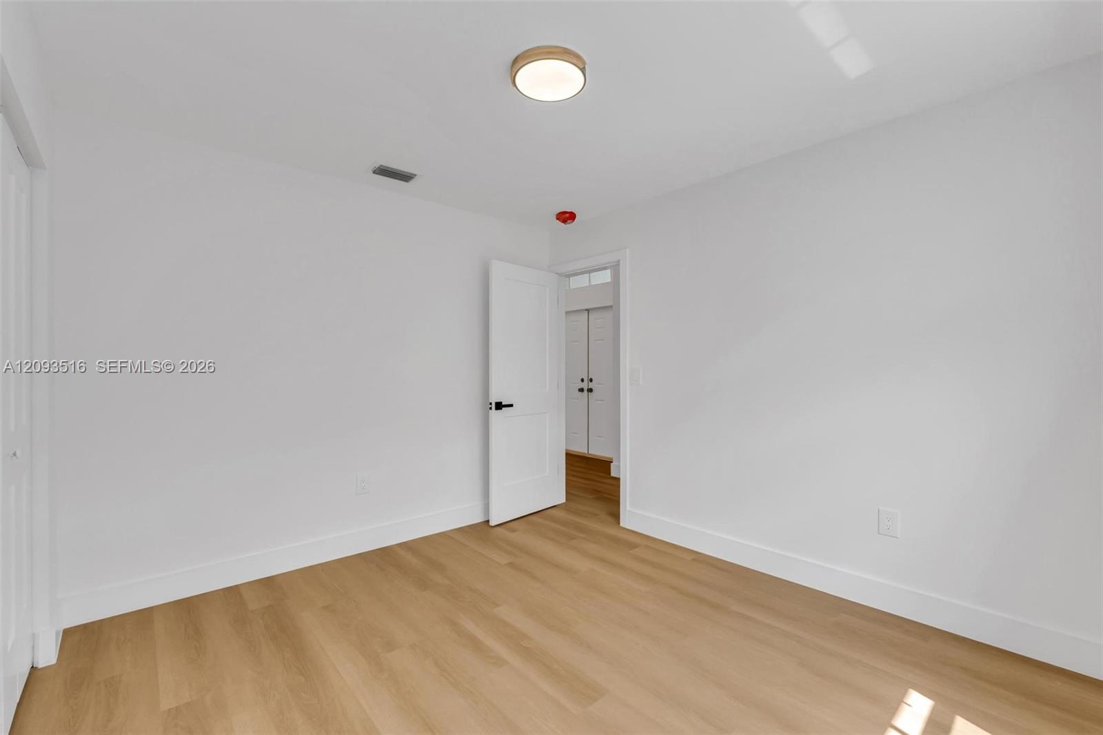 16 Gables Boulevard gallery image #22
