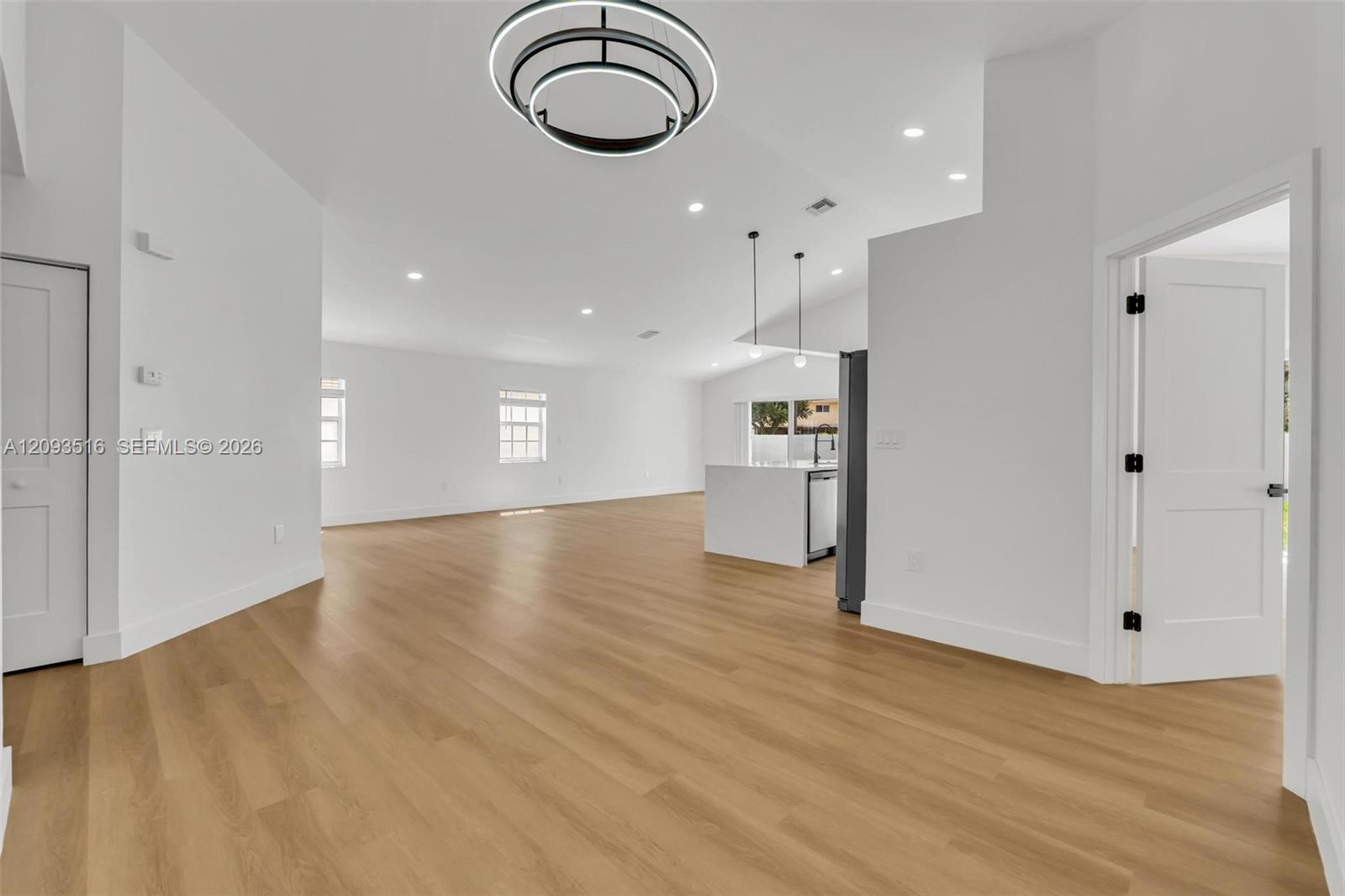 16 Gables Boulevard gallery image #28