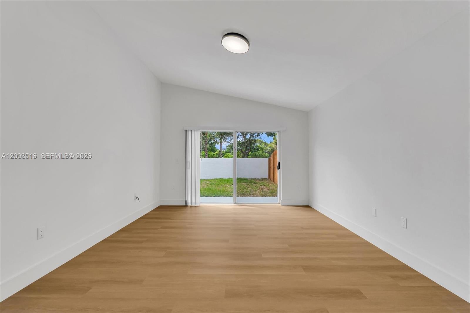 16 Gables Boulevard gallery image #30