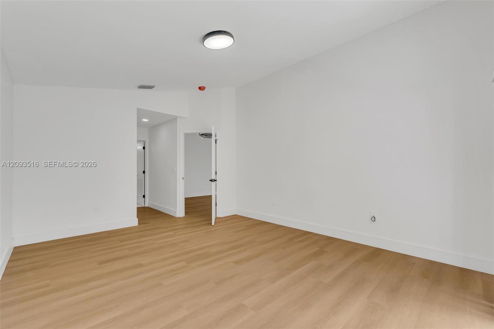 16 Gables Boulevard gallery image #31