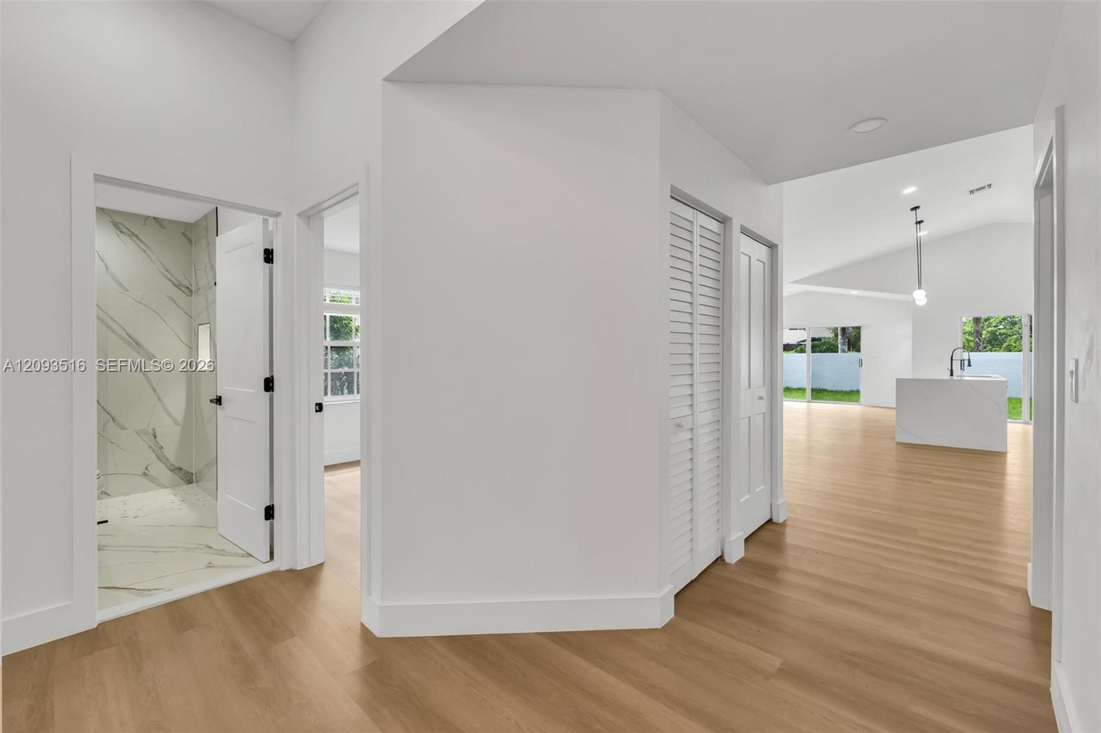 16 Gables Boulevard gallery image #5