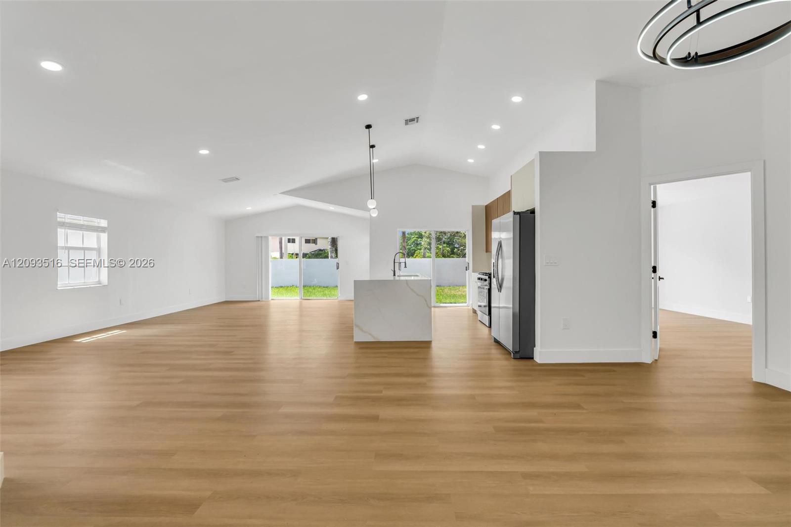 16 Gables Boulevard gallery image #6