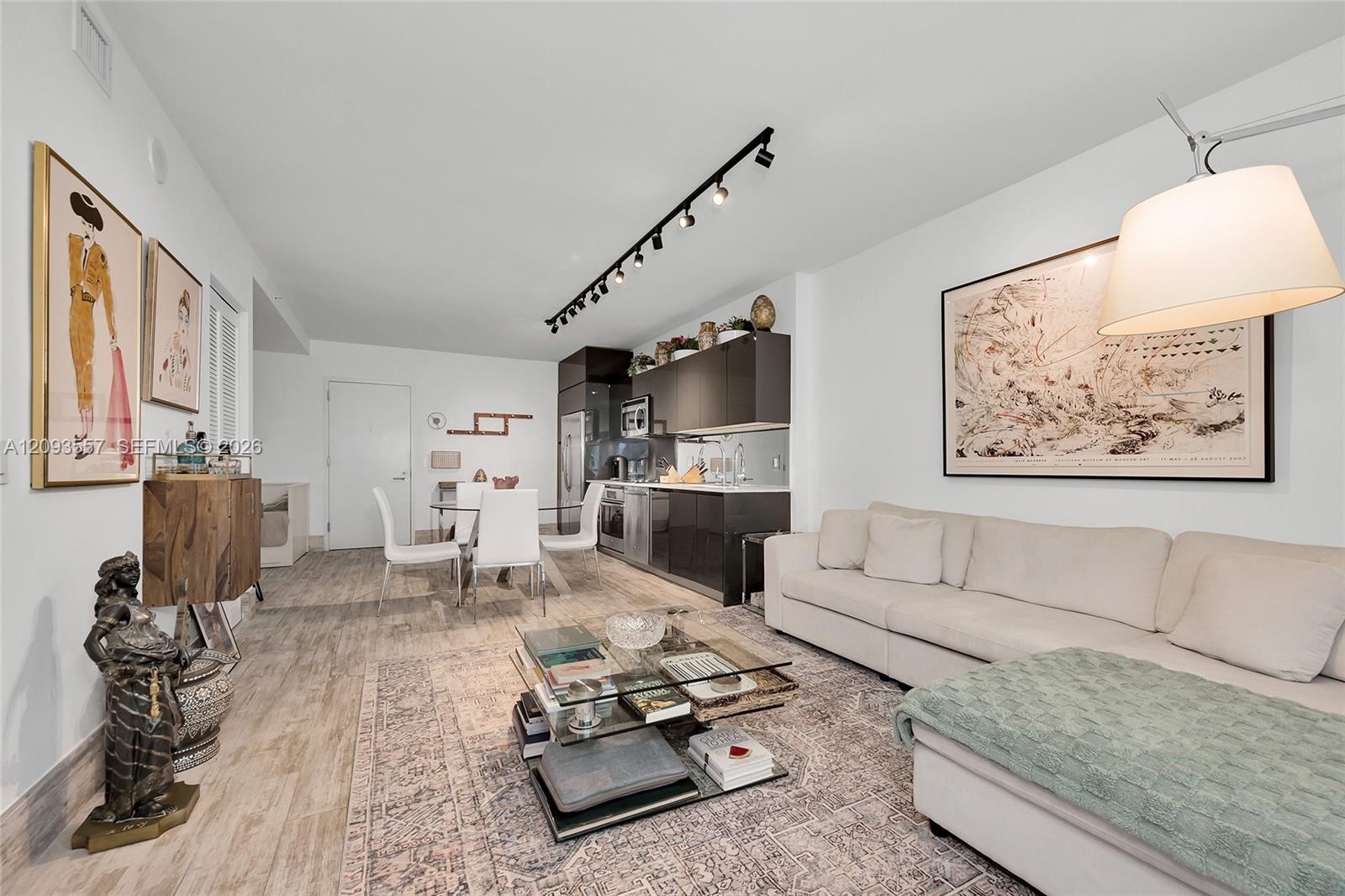 31 SE 6th Street gallery image #1