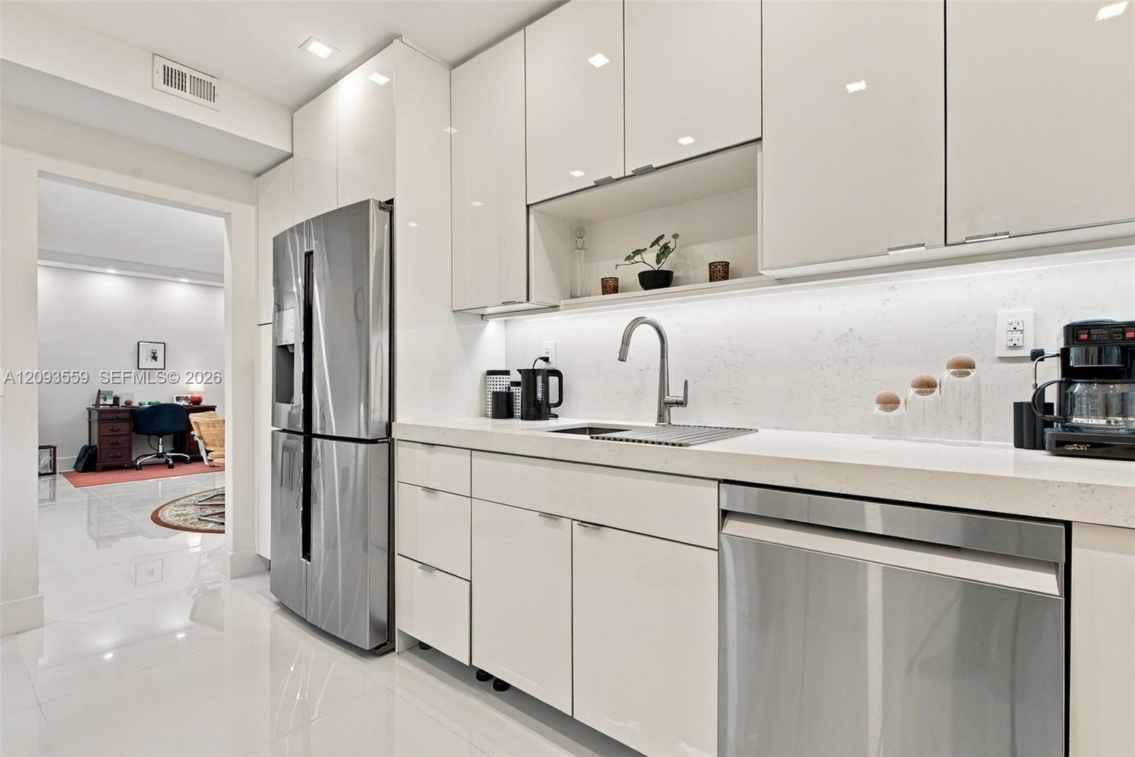10185 Collins Avenue