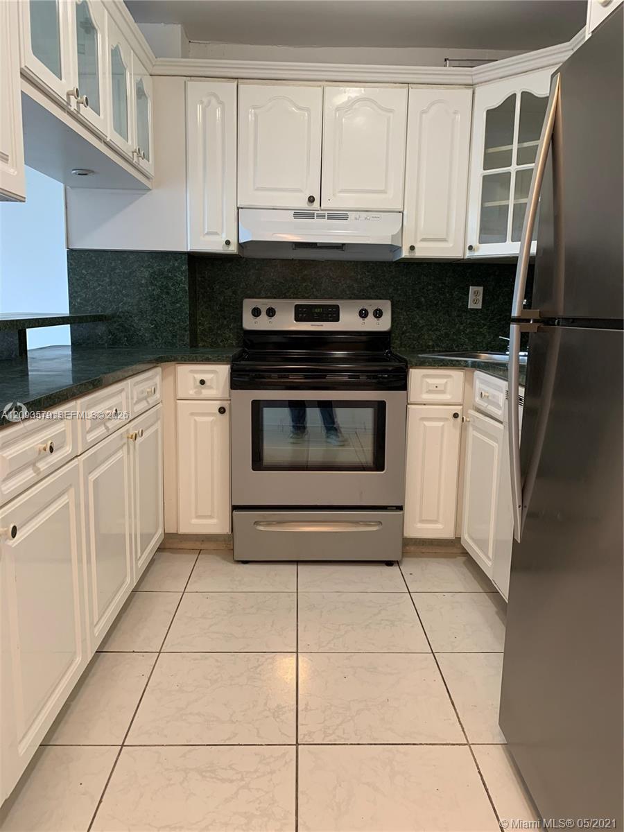 1325 W 68th Street