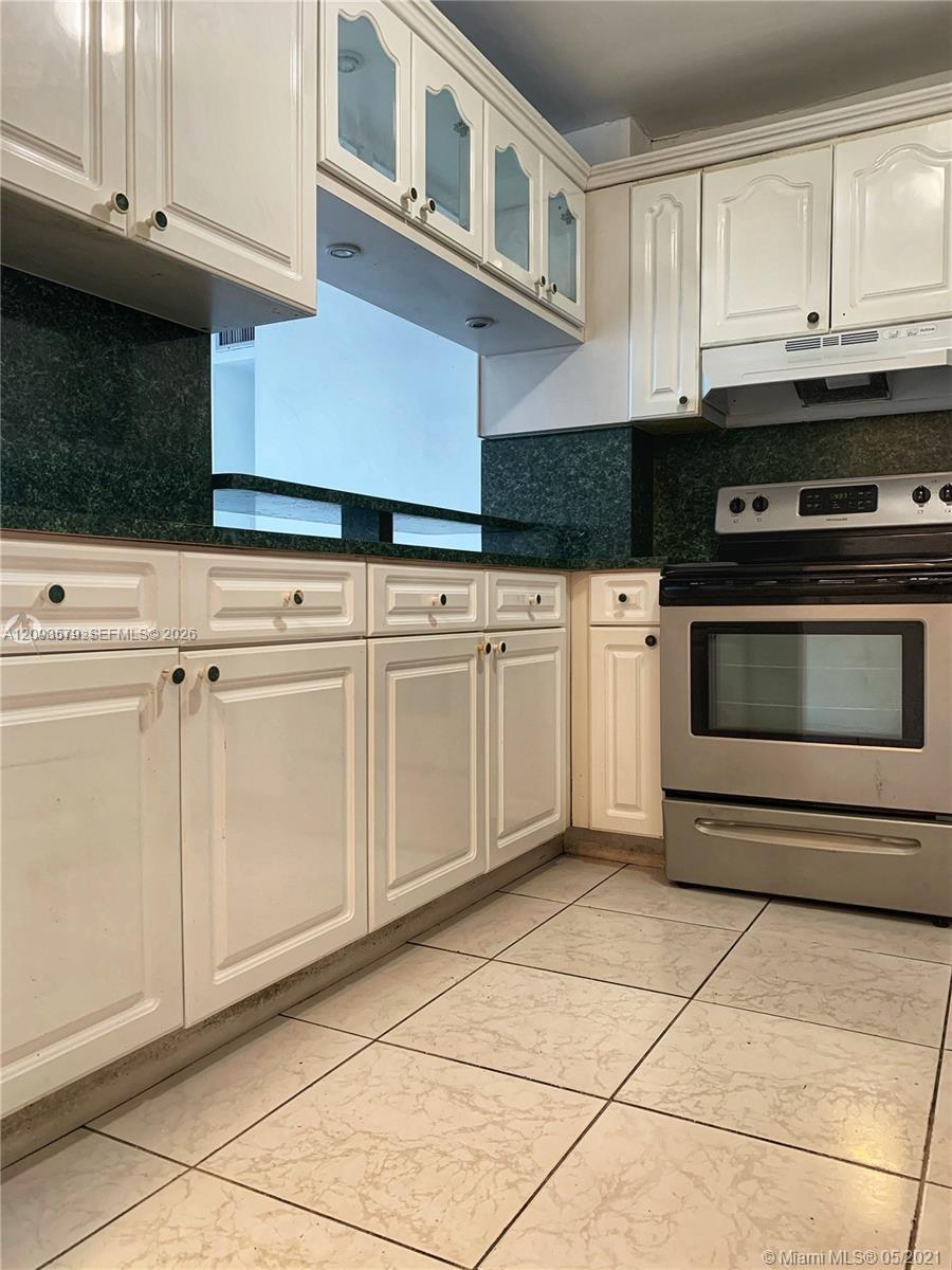 1325 W 68th Street