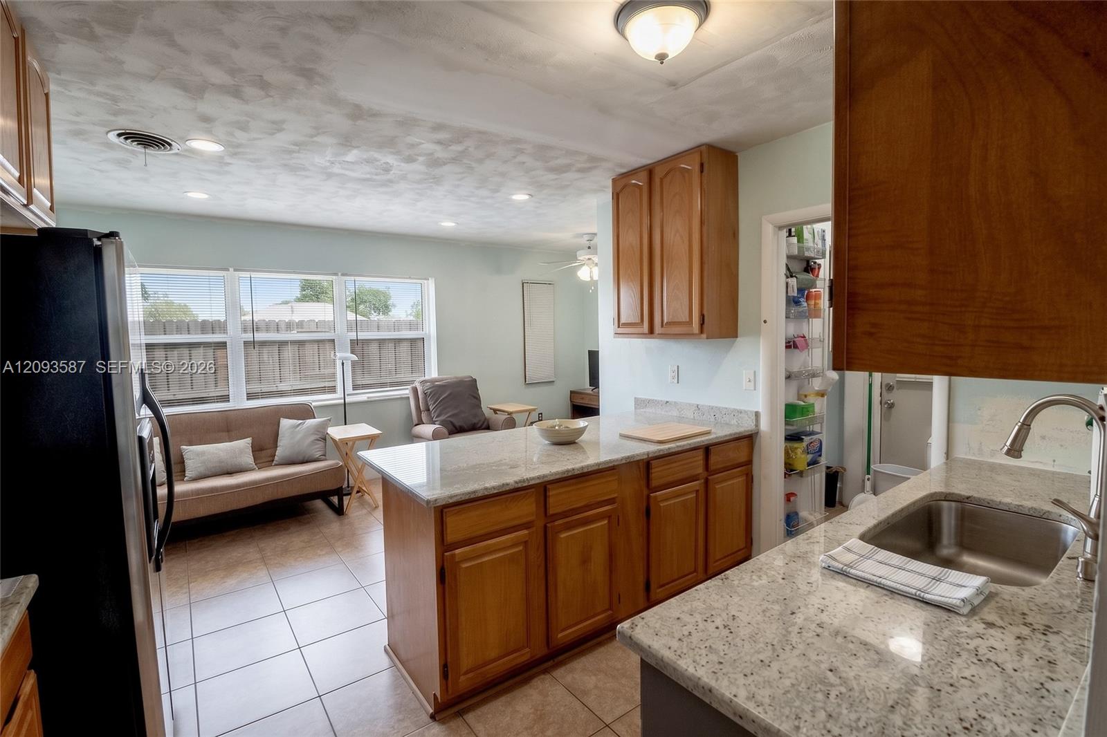 16020 SW 97th Court gallery image #7