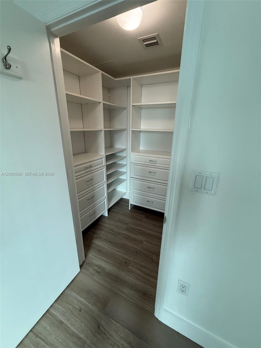 55 SE 6th Street gallery image #11