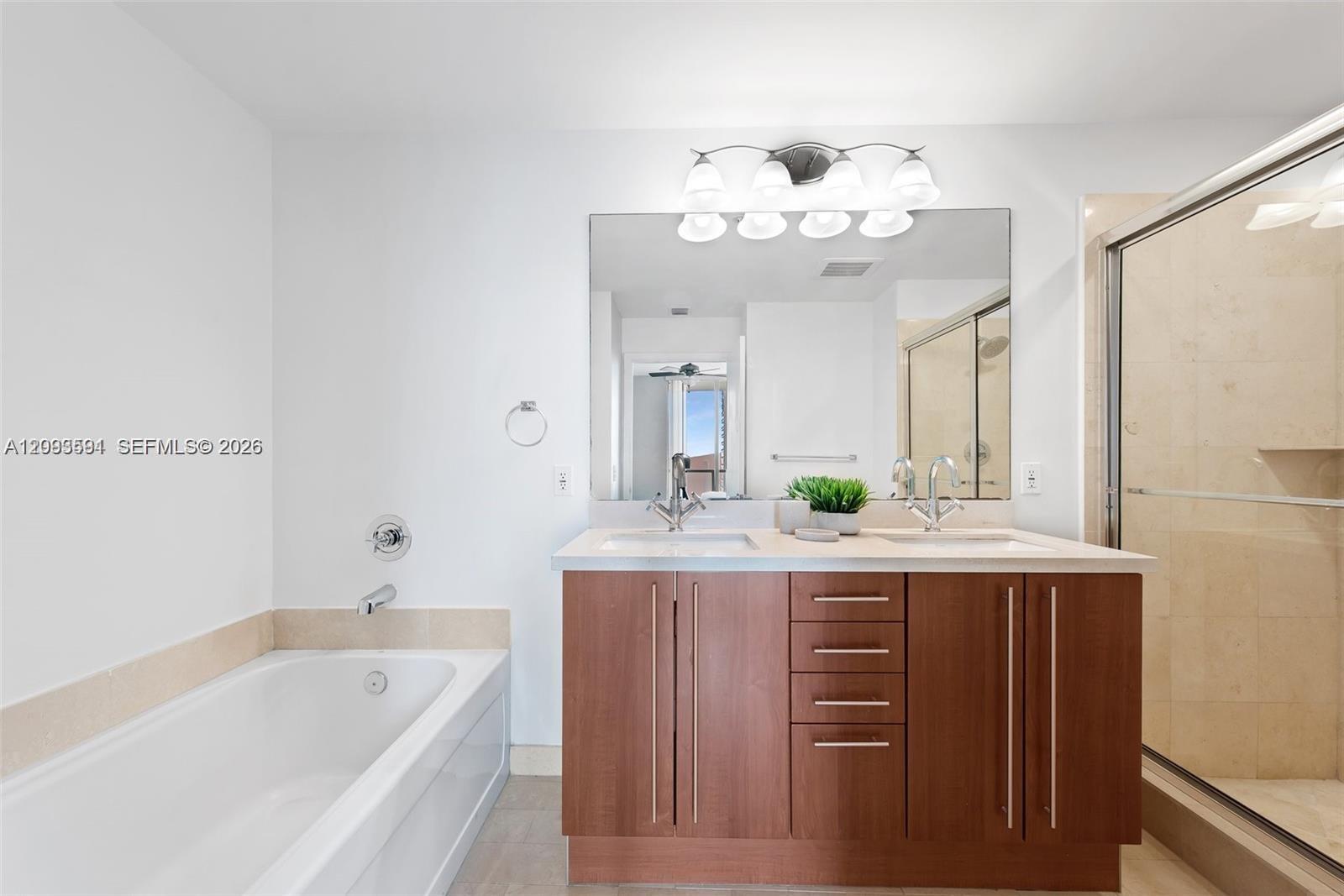 79 SW 12th Street gallery image #10