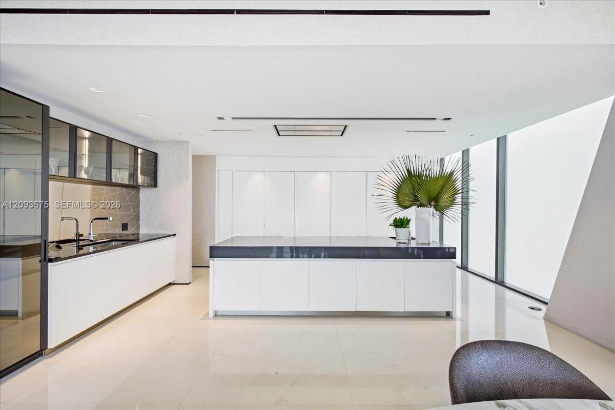 1000 Biscayne Boulevard gallery image #11