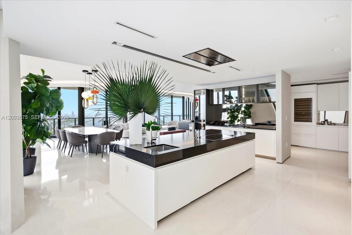 1000 Biscayne Boulevard gallery image #13