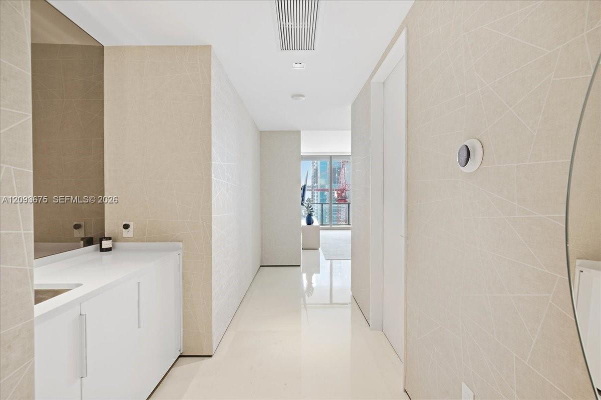 1000 Biscayne Boulevard gallery image #14