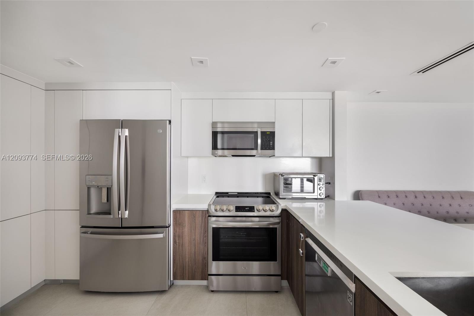 650 West Avenue