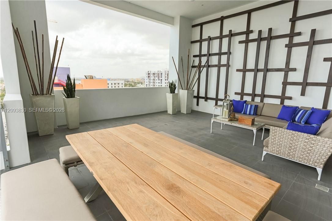 117 SW 10th Street gallery image #6