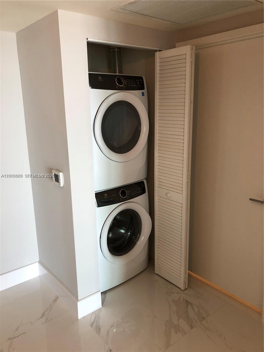 300 Sunny Isles Boulevard