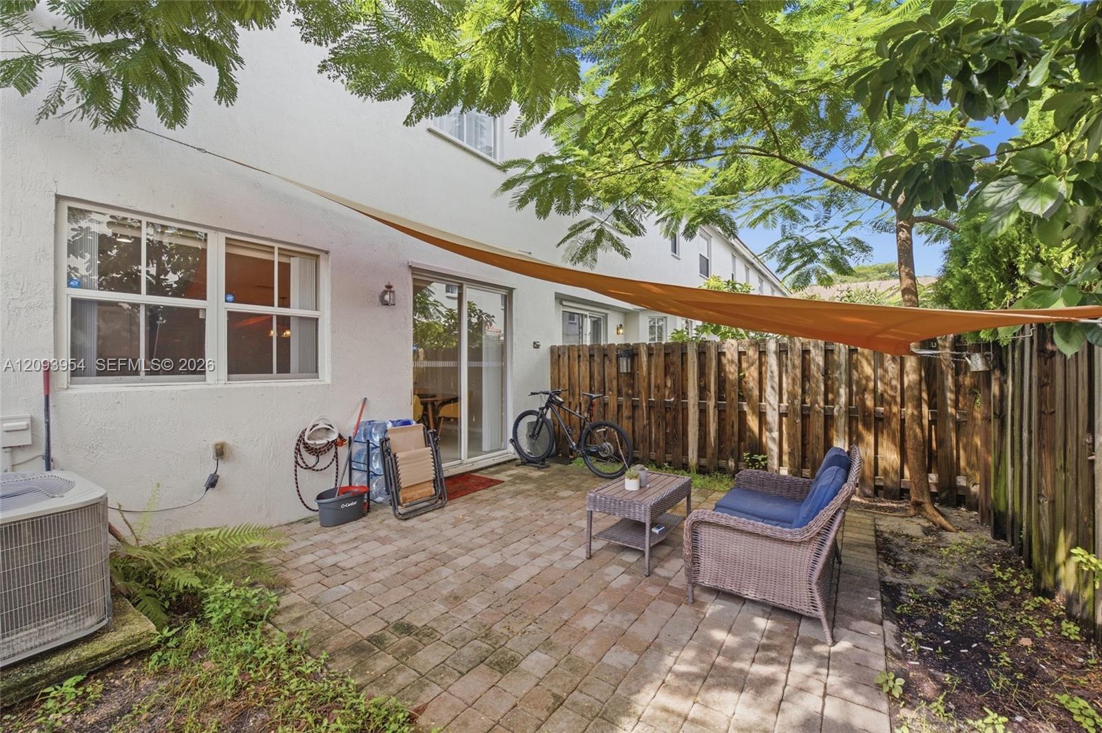 1025 NE 207th Terrace