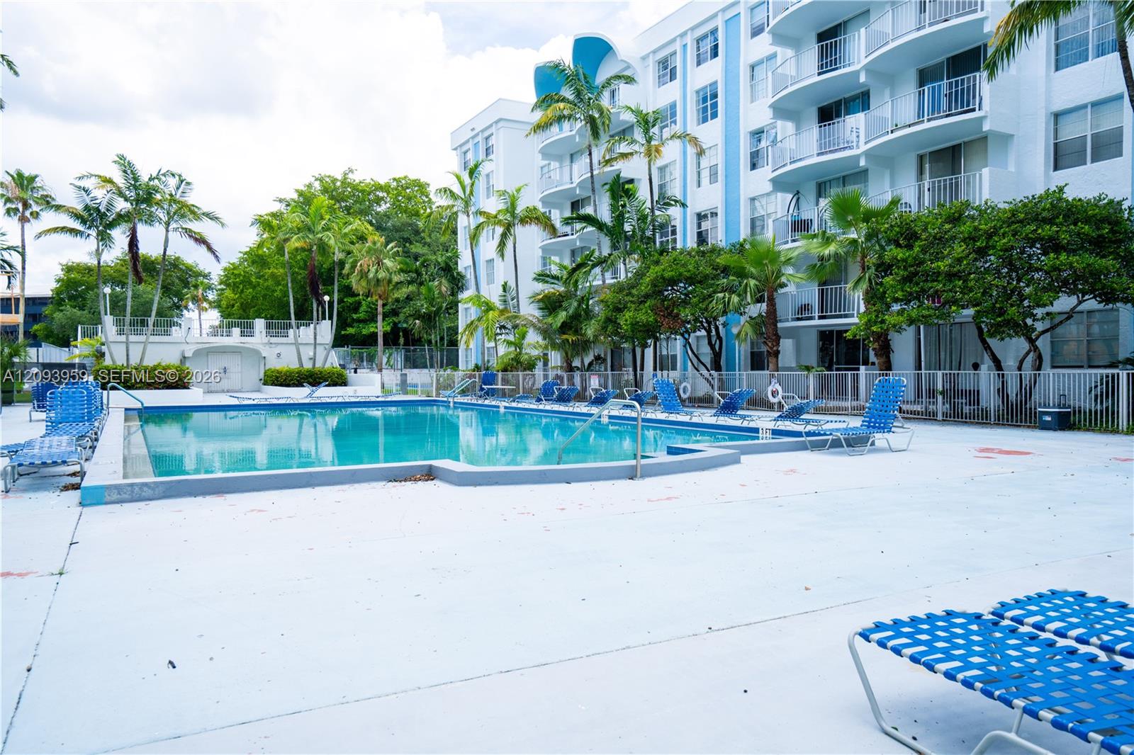 482 NW 165th St Road