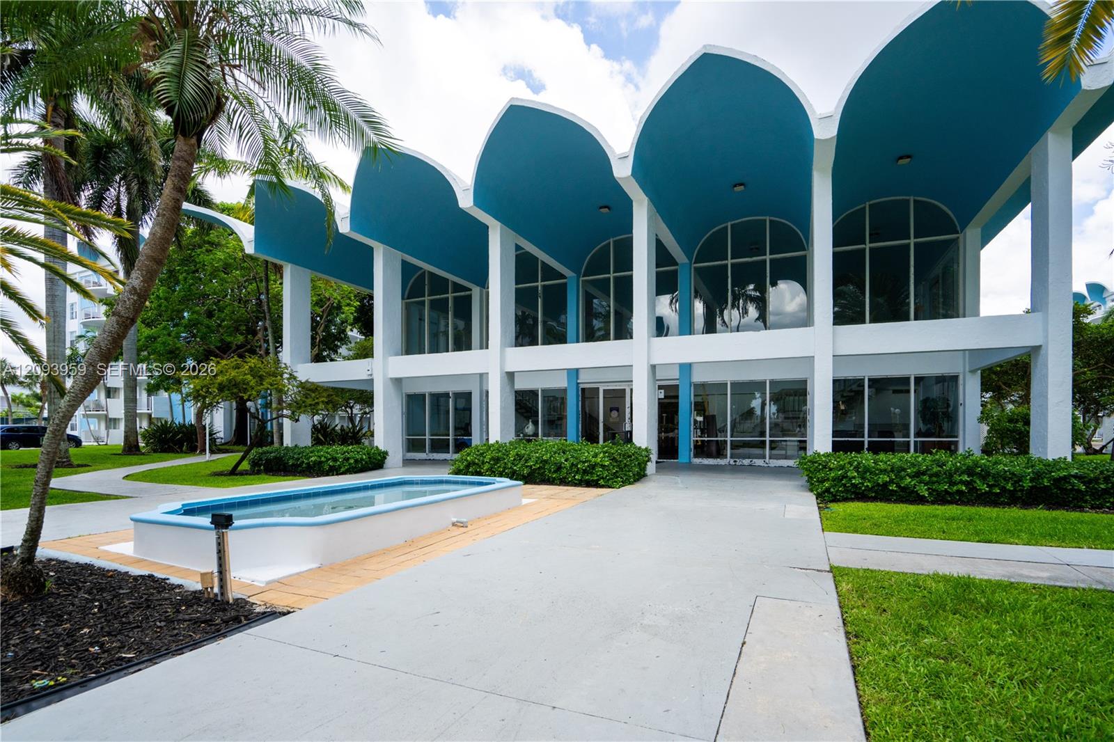 482 NW 165th St Road