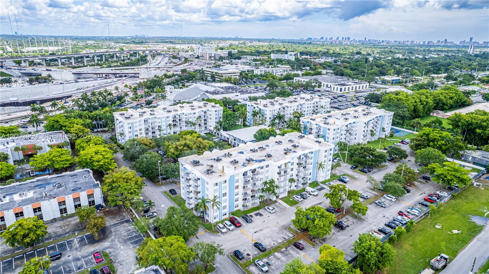 482 NW 165th St Road