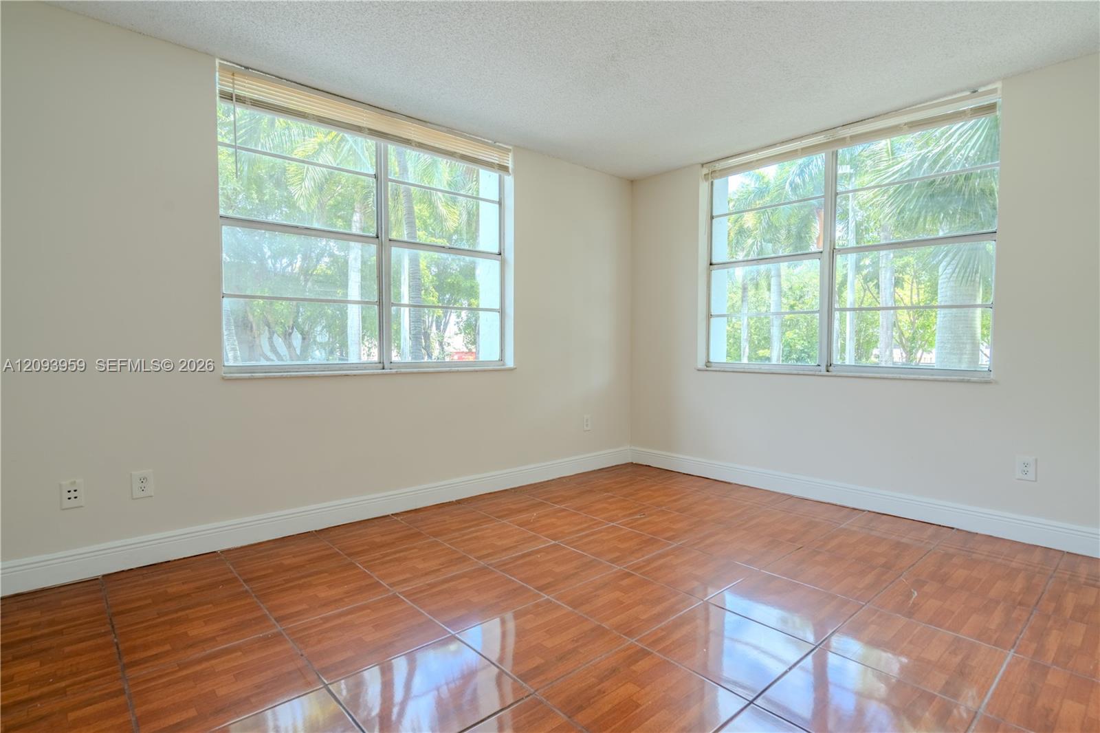482 NW 165th St Road
