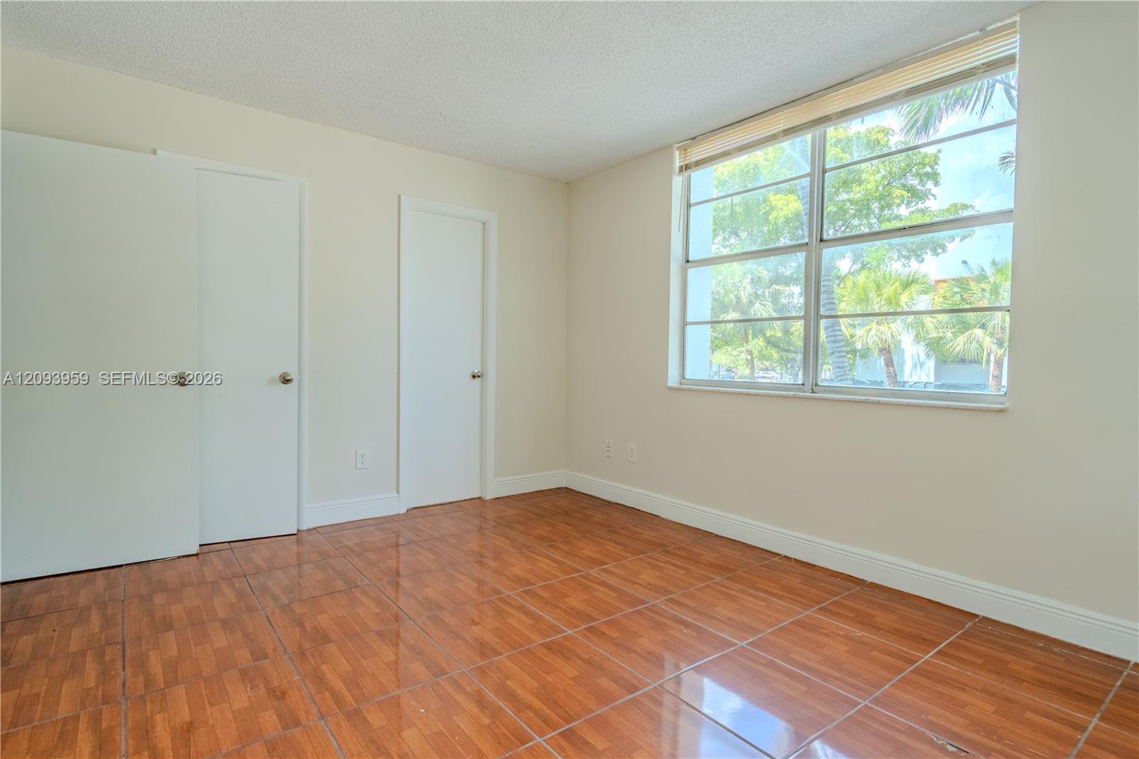482 NW 165th St Road
