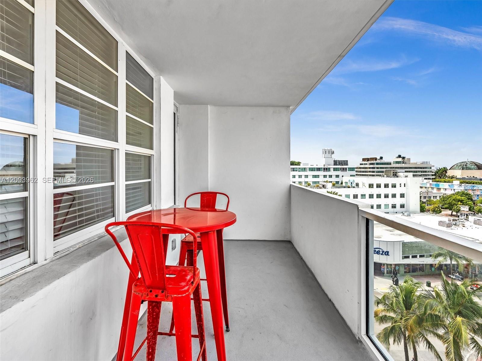 100 Lincoln Road