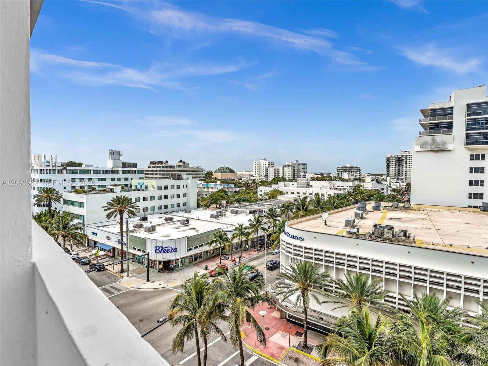 100 Lincoln Road
