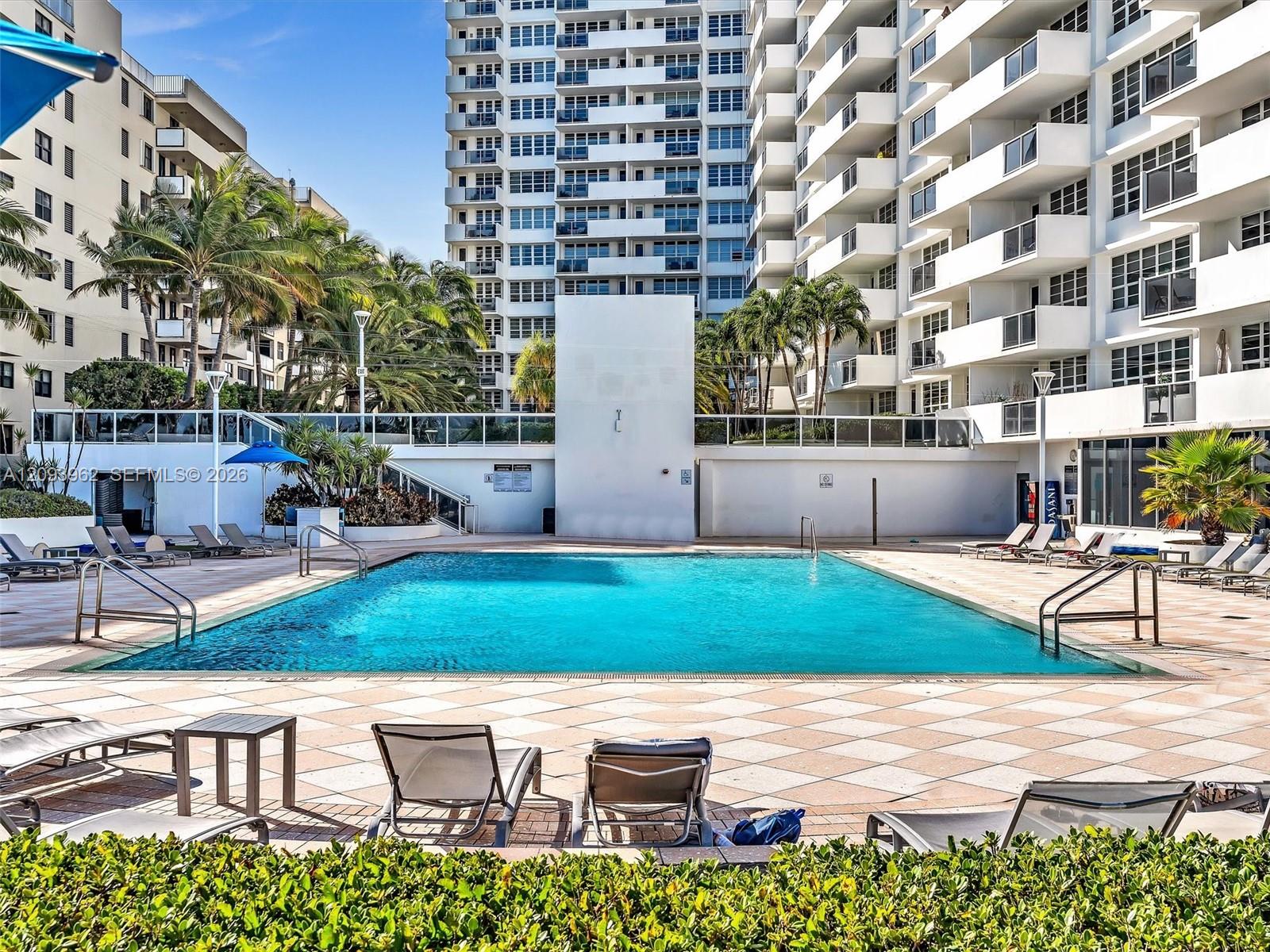 100 Lincoln Road