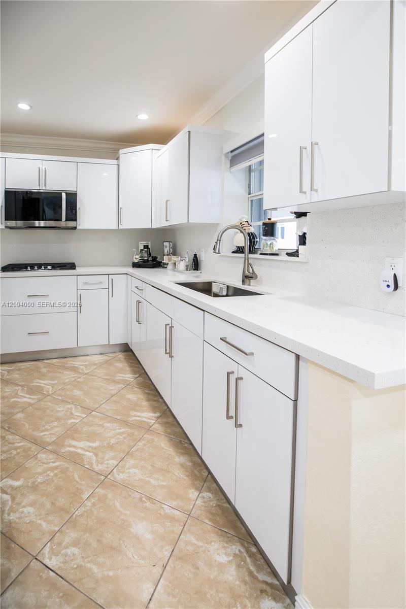 188 E 59th Street