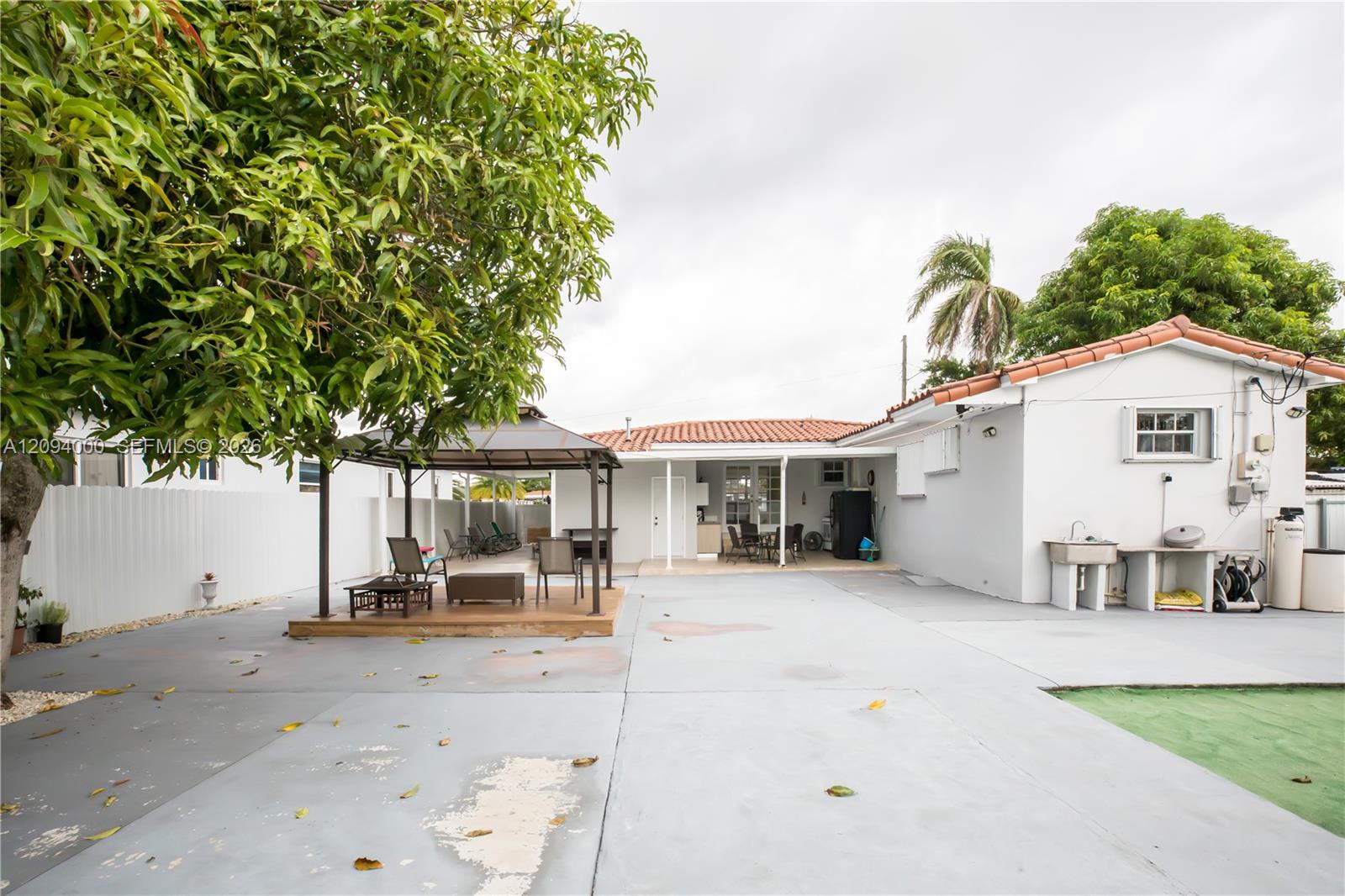 188 E 59th Street