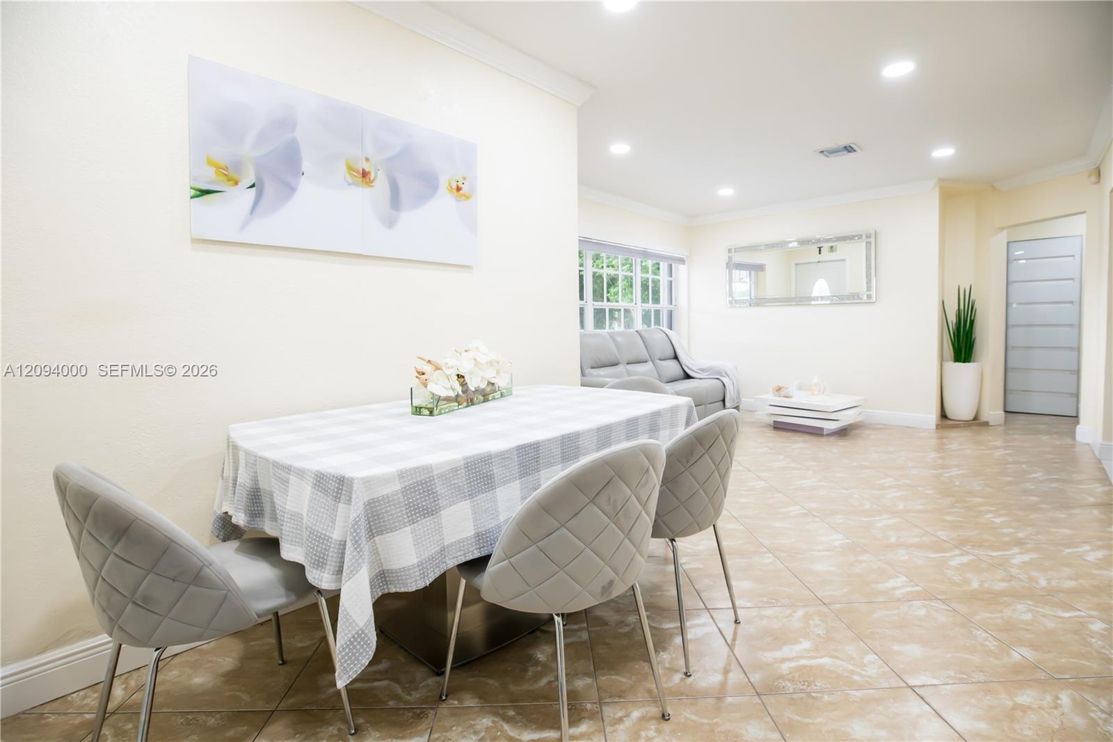 188 E 59th Street
