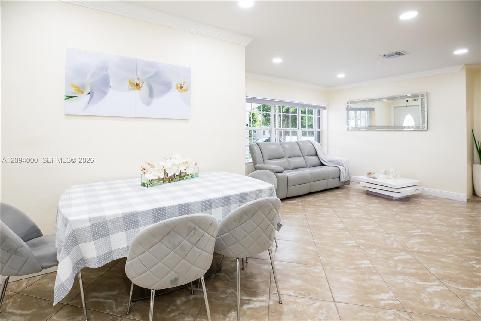 188 E 59th Street