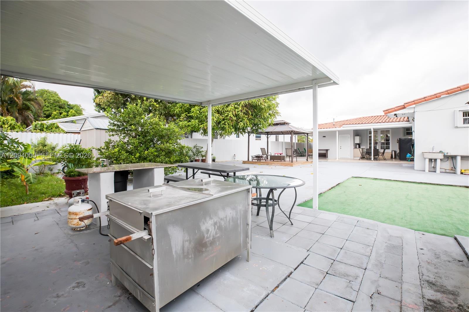 188 E 59th Street