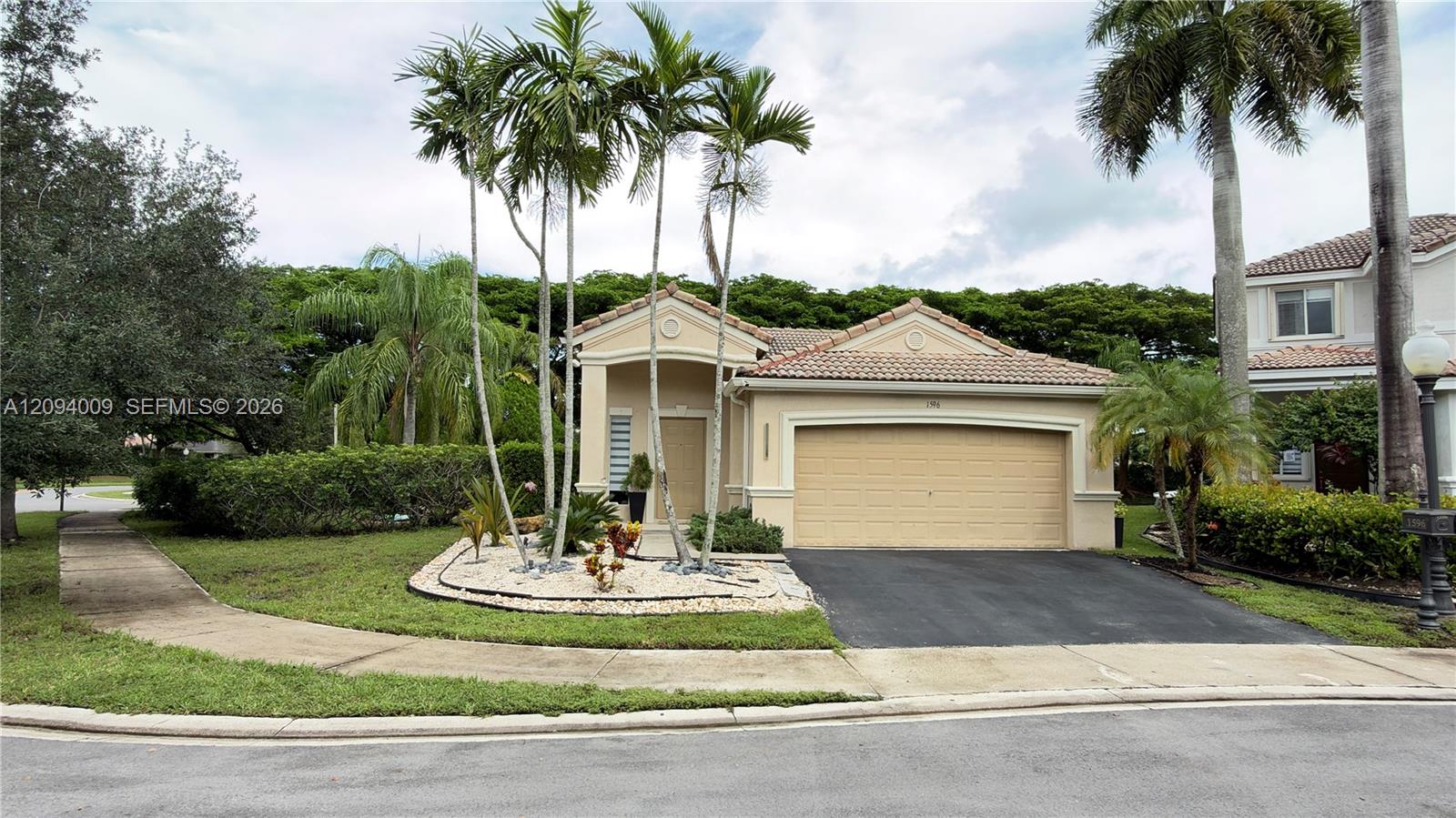 1596 Canary Island Drive gallery image #1