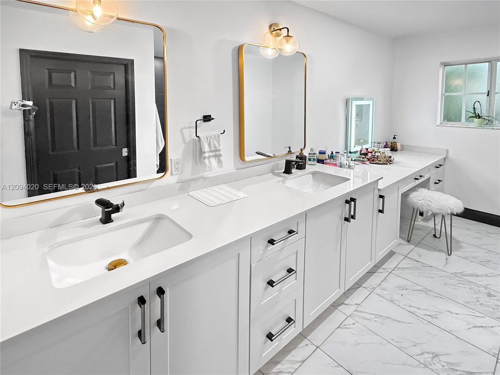 12061 SW 135th Terrace gallery image #14