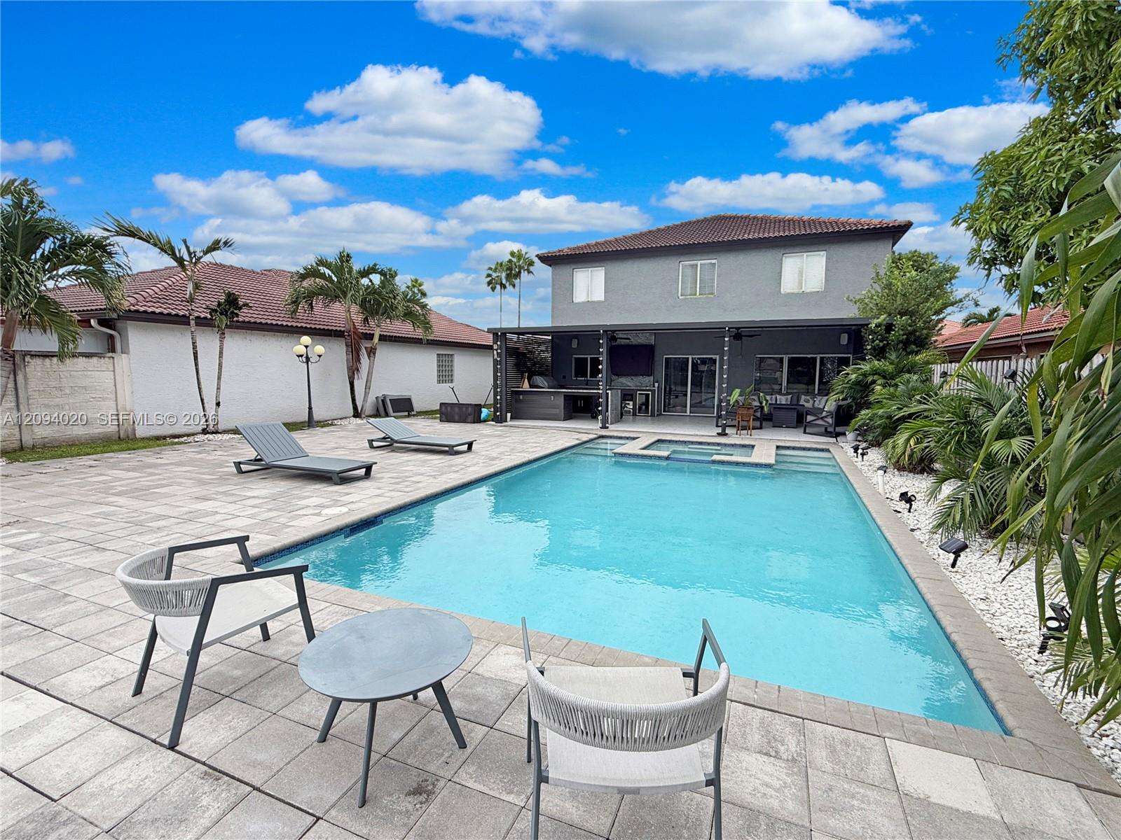 12061 SW 135th Terrace gallery image #30