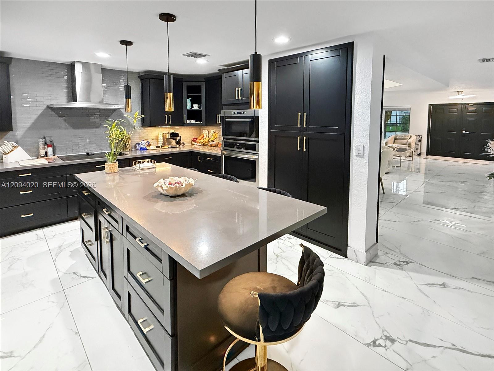 12061 SW 135th Terrace gallery image #8