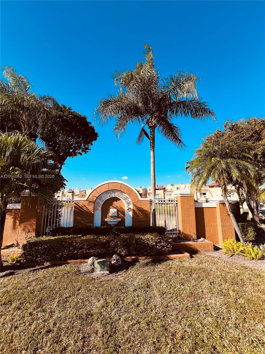 380 NW 85th Place