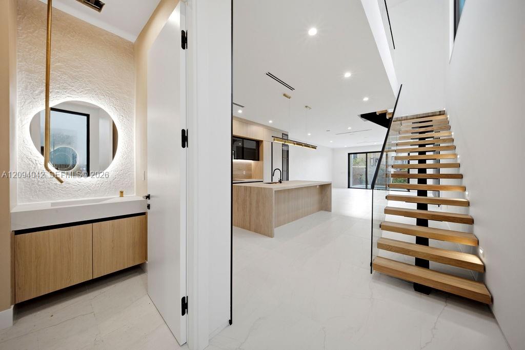 1332 NE 16th Terrace