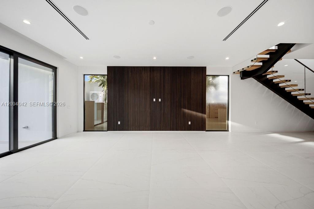 1332 NE 16th Terrace