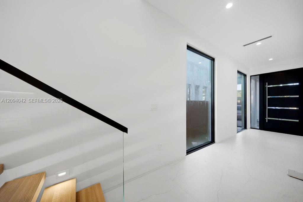 1332 NE 16th Terrace